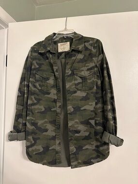 Arizona Jean Co. Camo Jacket, Junior’s Size XS, Gently Worn, Non-Smoking Home